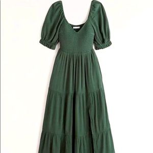 Abercrombie Short-Sleeve Smocked Midi Dress | Size Large | NWT